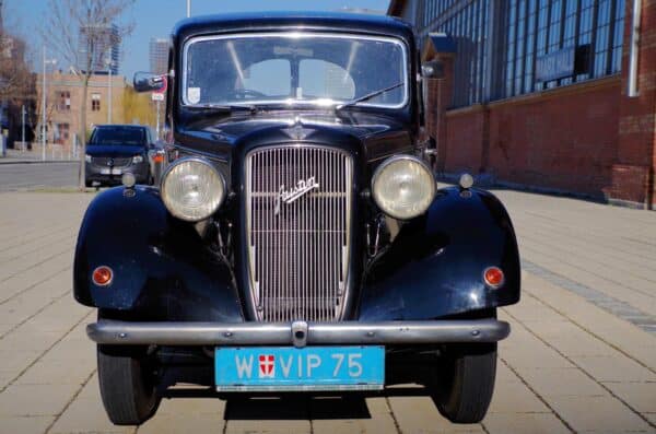 Austin Ten 1938 frontal