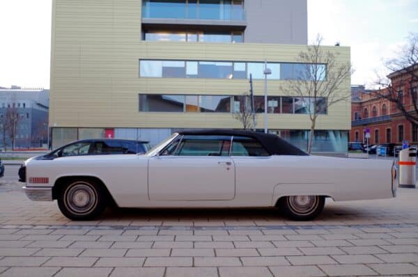 Cadillac DeVille 1966 linke Seite
