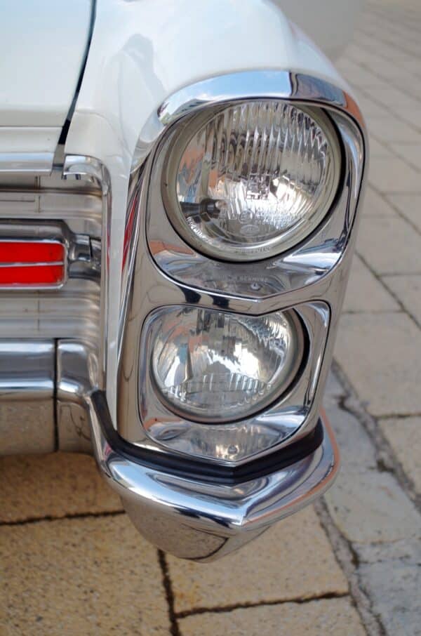 Cadillac DeVille 1966 Scheinwerfer links