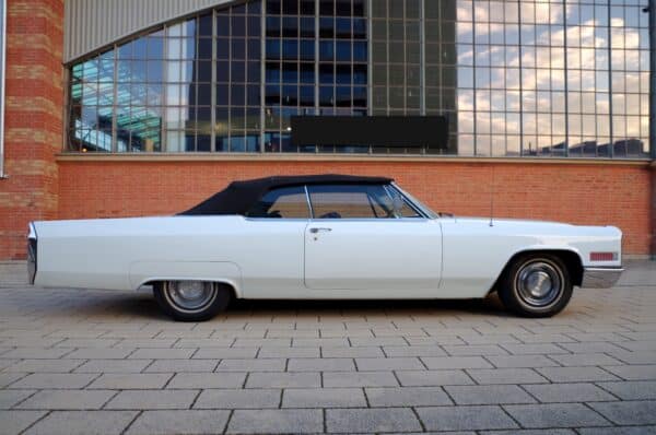 Cadillac DeVille 1966 rechte Seite