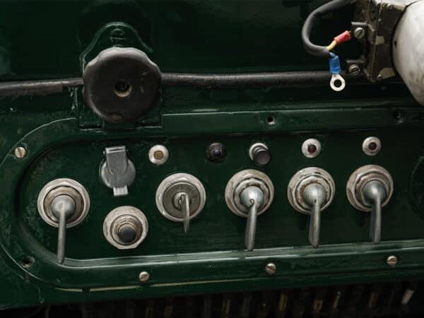 DKW Munga mit Ford 15M Motor Bj. 1965 Schaltknöpfe