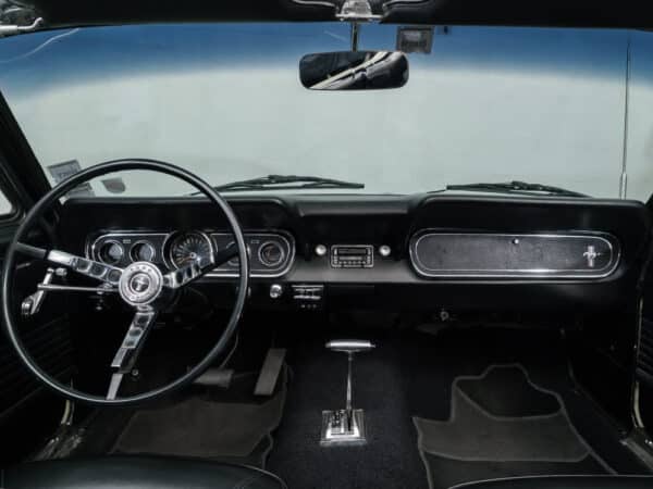 Ford Mustang 1966 Cabriolet Cockpit