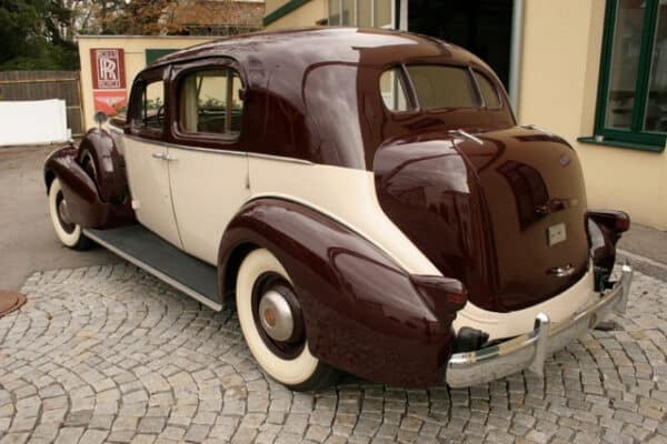 Cadillac Series 75 Fleetwood 1937 schräg hinten