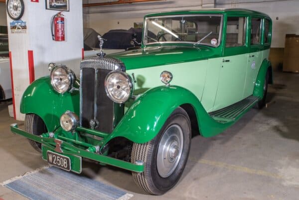 Daimler V26 1934 grüne Zweifarblackierung schräge vorne links